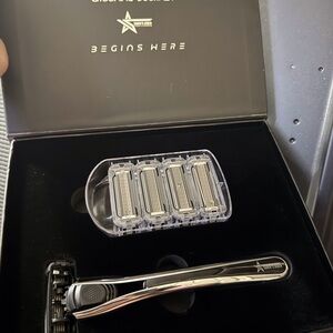 Silver stainless steel Razor with Blade Refills